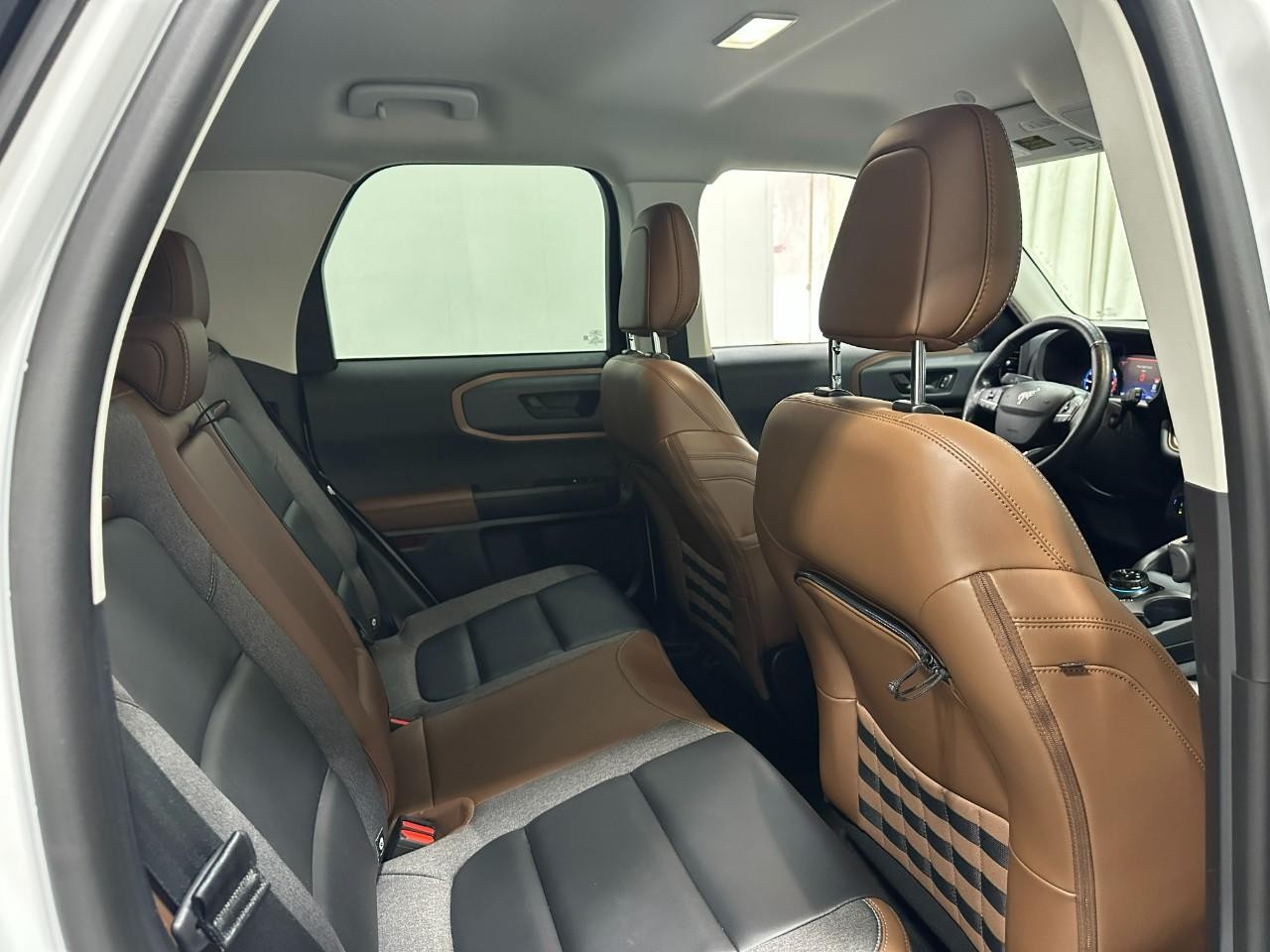 Ford Bronco Sport Vehicle Full-screen Gallery Image 10