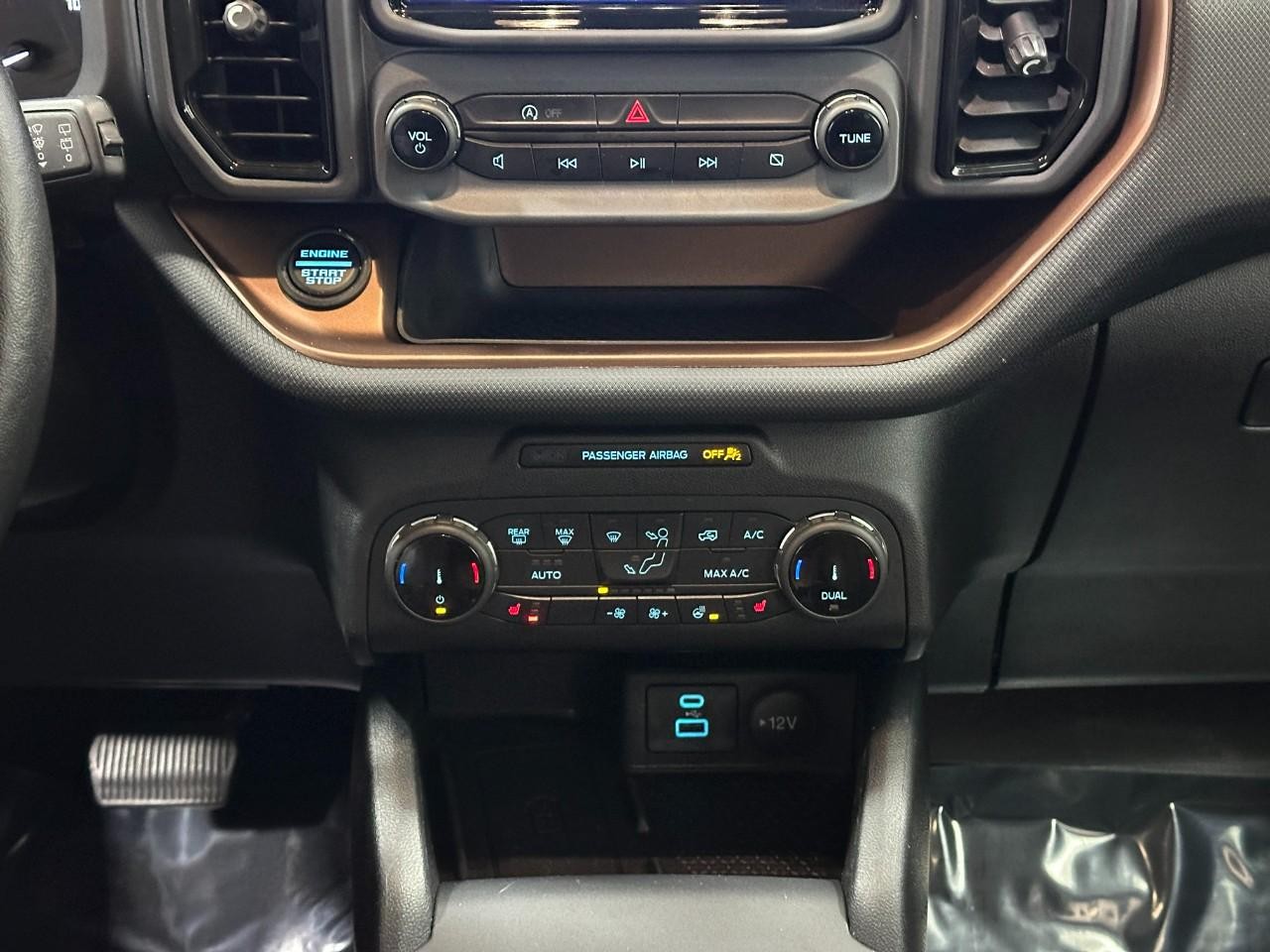 Ford Bronco Sport Vehicle Full-screen Gallery Image 14