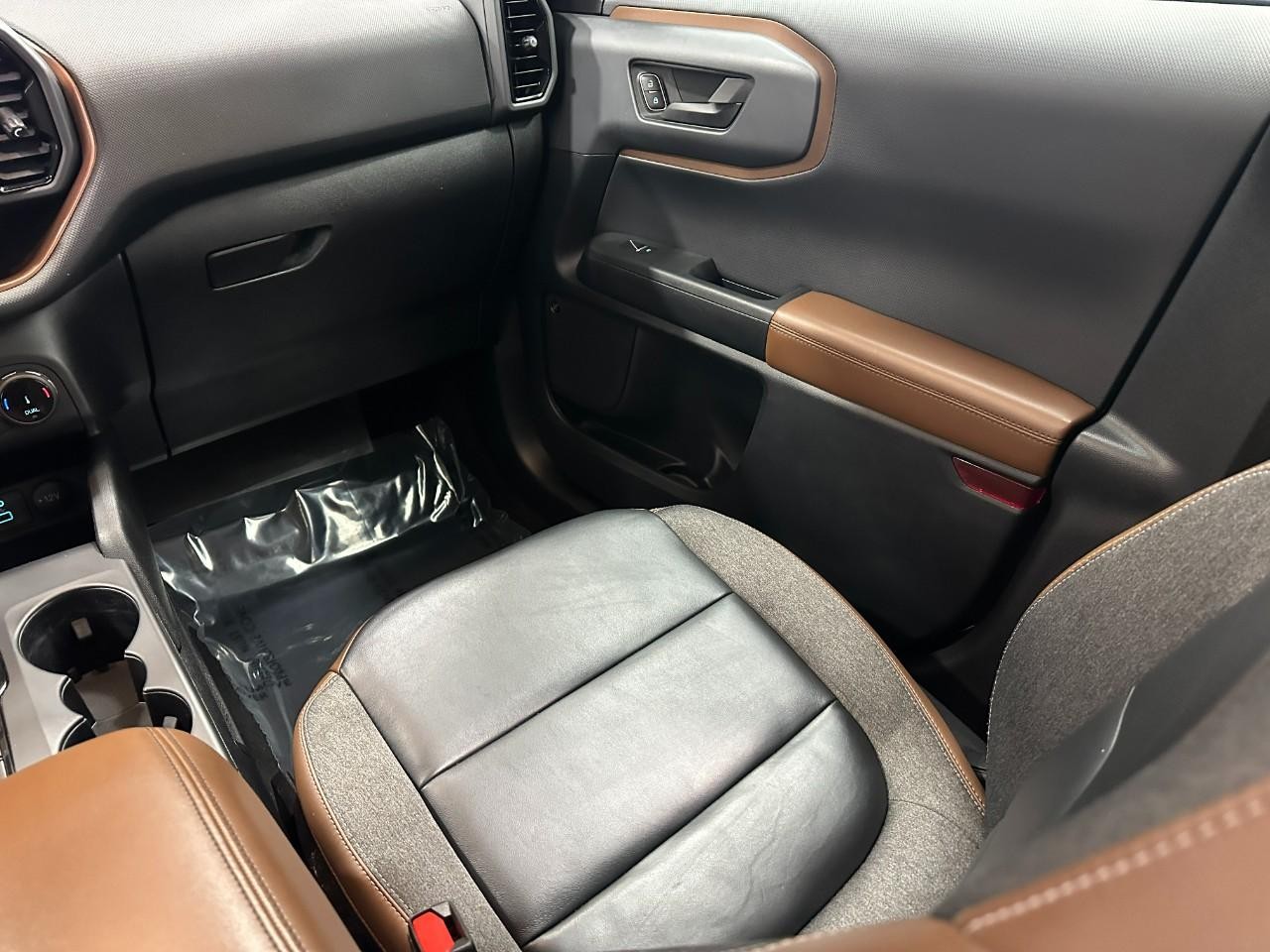 Ford Bronco Sport Vehicle Full-screen Gallery Image 17