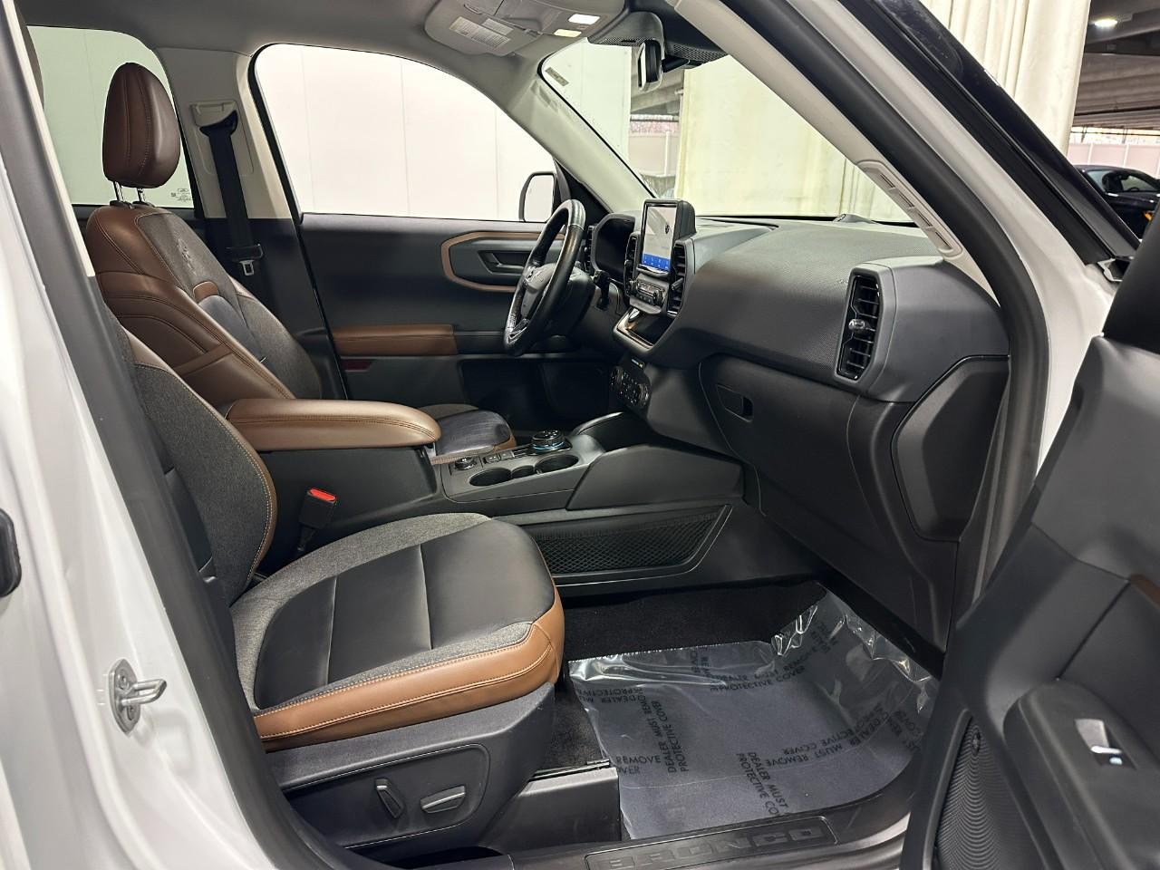 Ford Bronco Sport Vehicle Full-screen Gallery Image 18