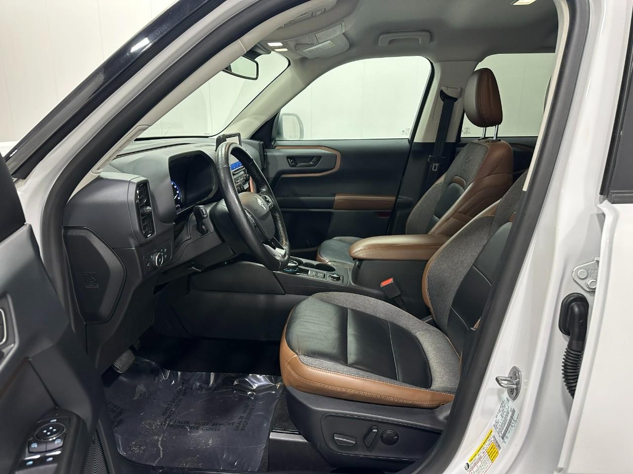 Ford Bronco Sport Vehicle Full-screen Gallery Image 20