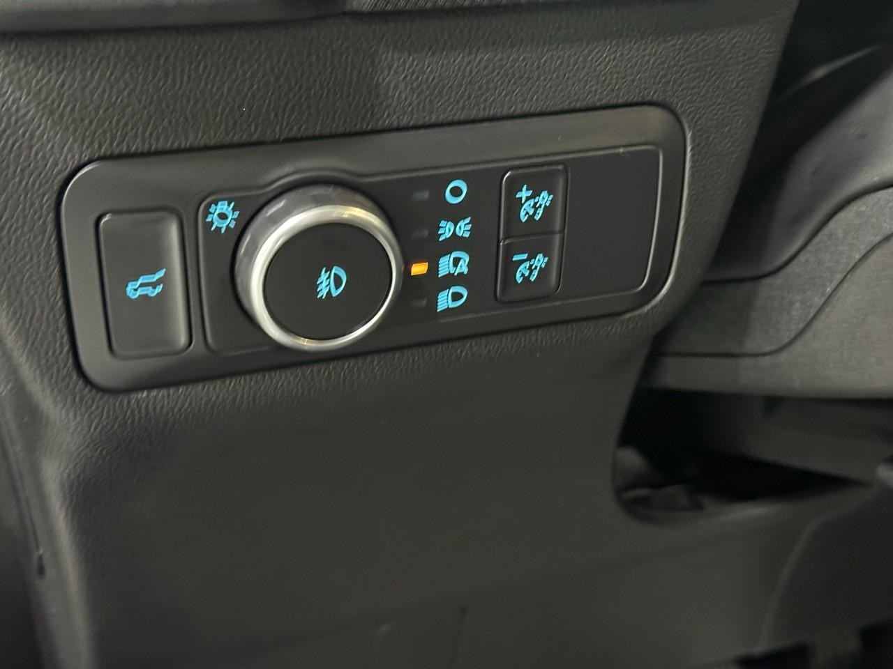 Ford Bronco Sport Vehicle Full-screen Gallery Image 24