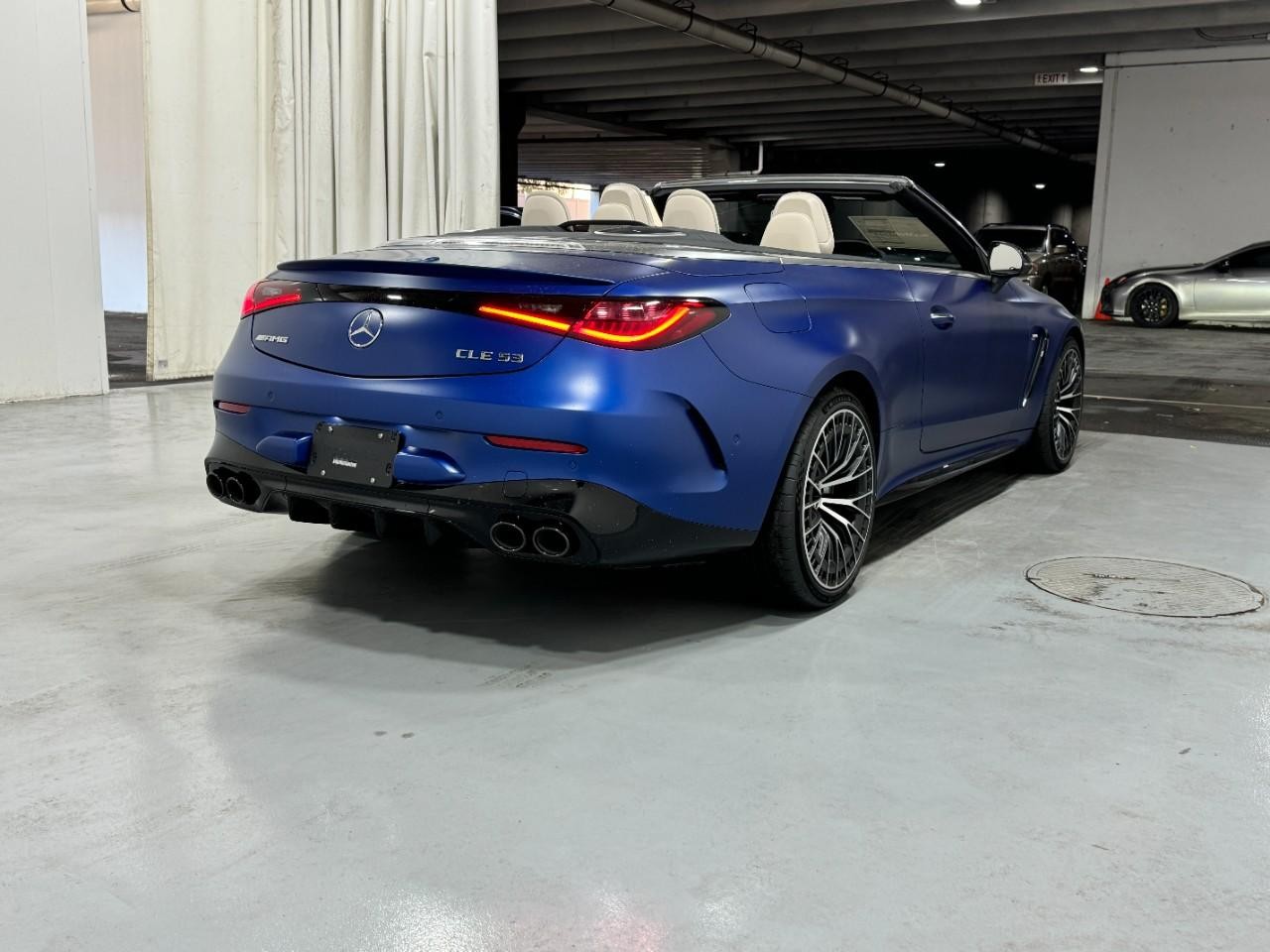 Mercedes-Benz CLE Vehicle Full-screen Gallery Image 4