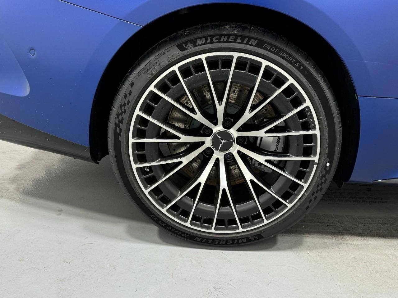 Mercedes-Benz CLE Vehicle Full-screen Gallery Image 5