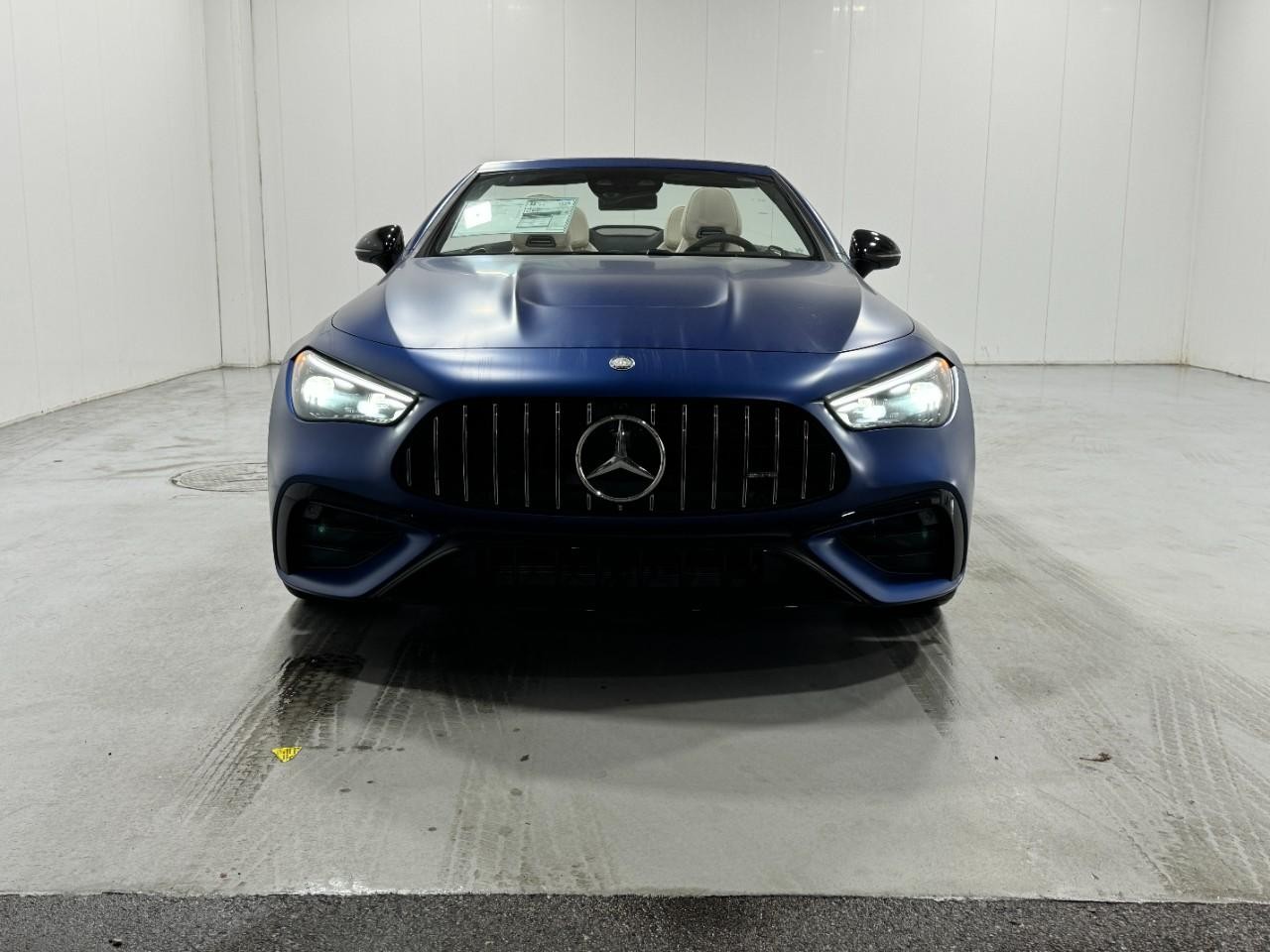 Mercedes-Benz CLE Vehicle Full-screen Gallery Image 7