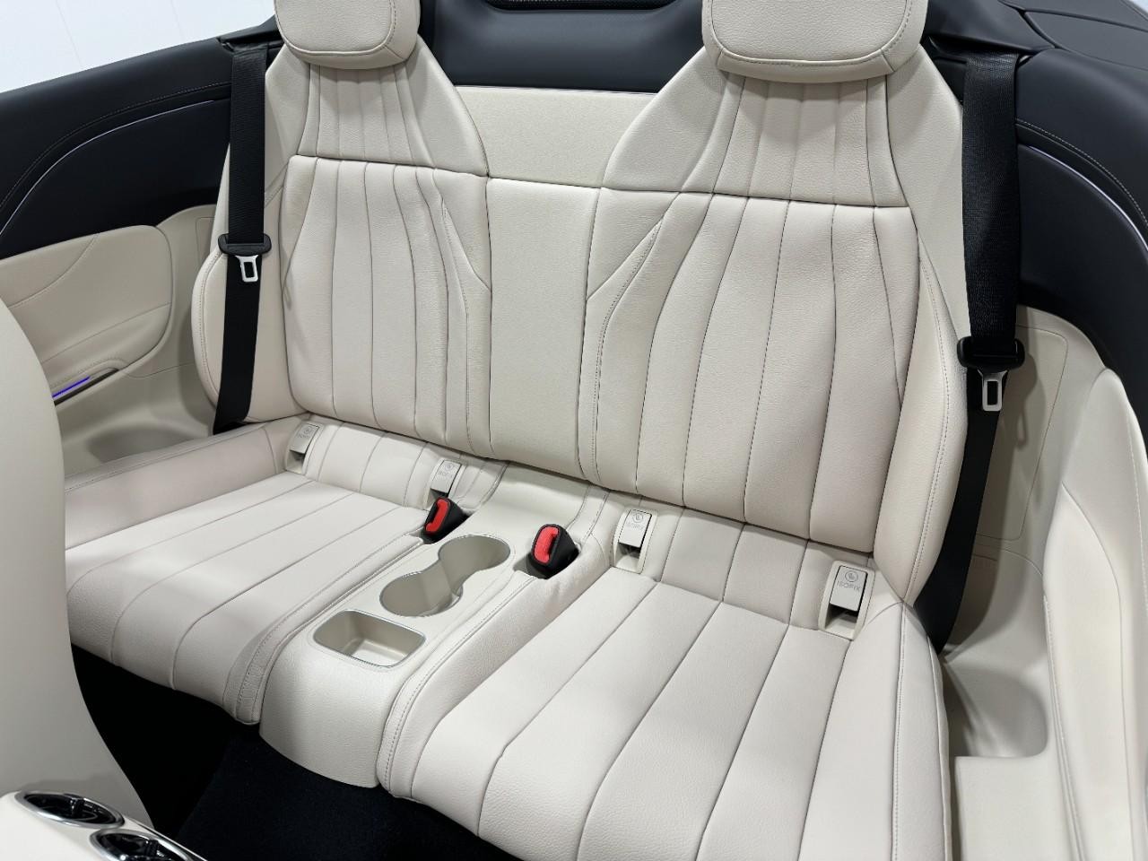 Mercedes-Benz CLE Vehicle Full-screen Gallery Image 8