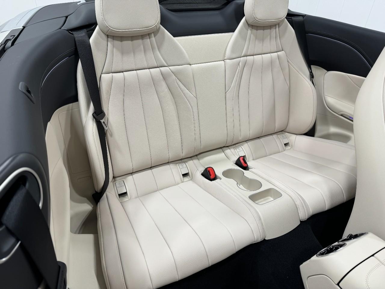 Mercedes-Benz CLE Vehicle Full-screen Gallery Image 10