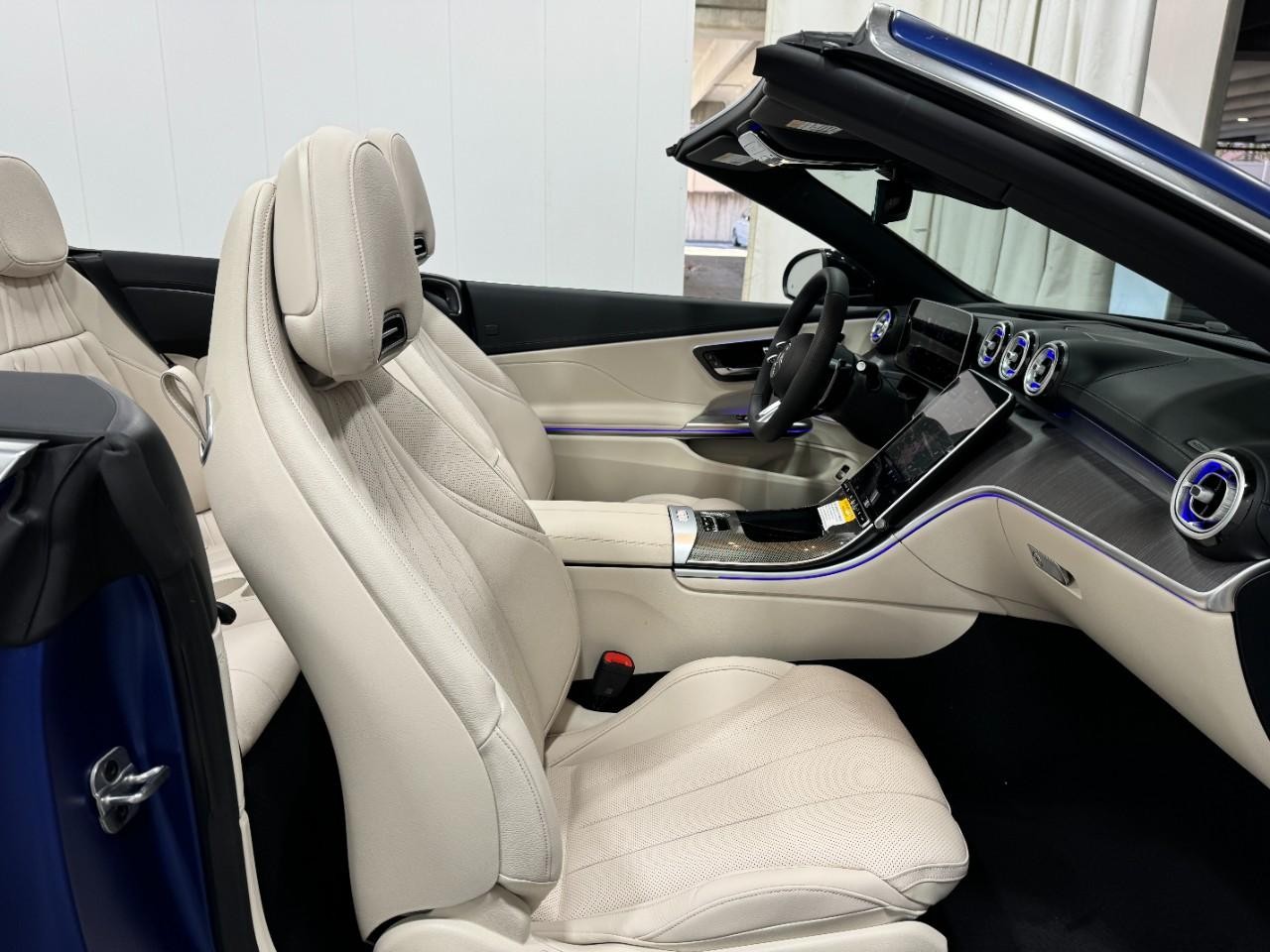 Mercedes-Benz CLE Vehicle Full-screen Gallery Image 15