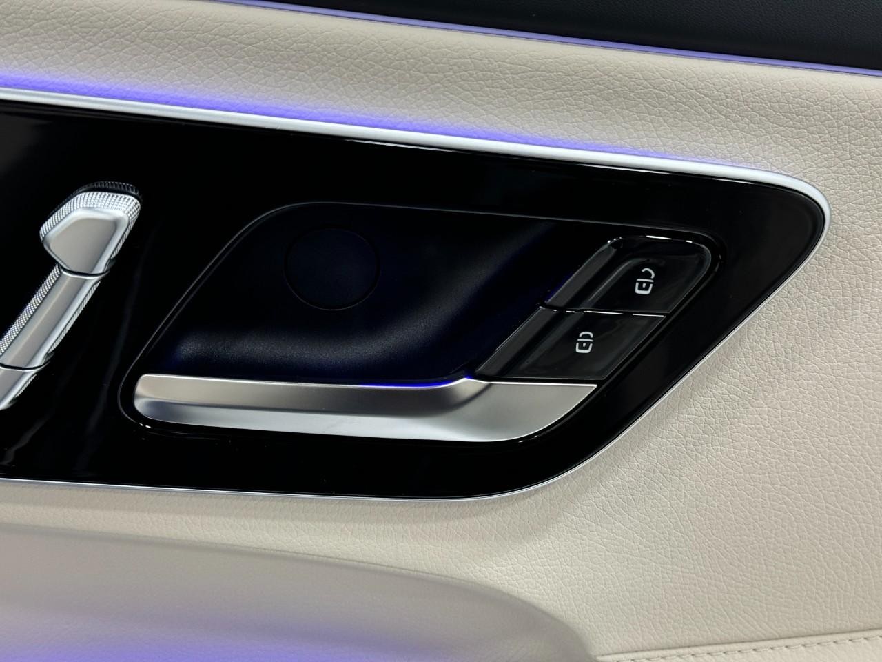 Mercedes-Benz CLE Vehicle Full-screen Gallery Image 19