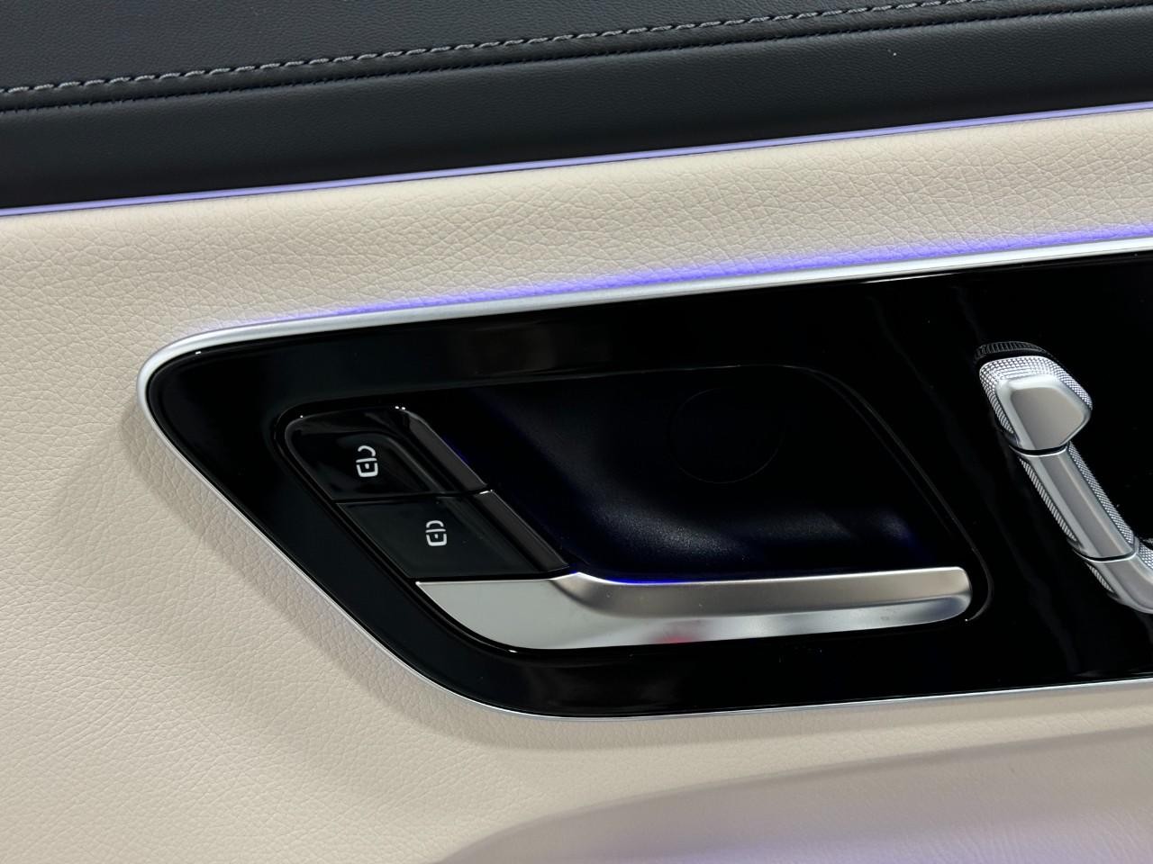 Mercedes-Benz CLE Vehicle Full-screen Gallery Image 22