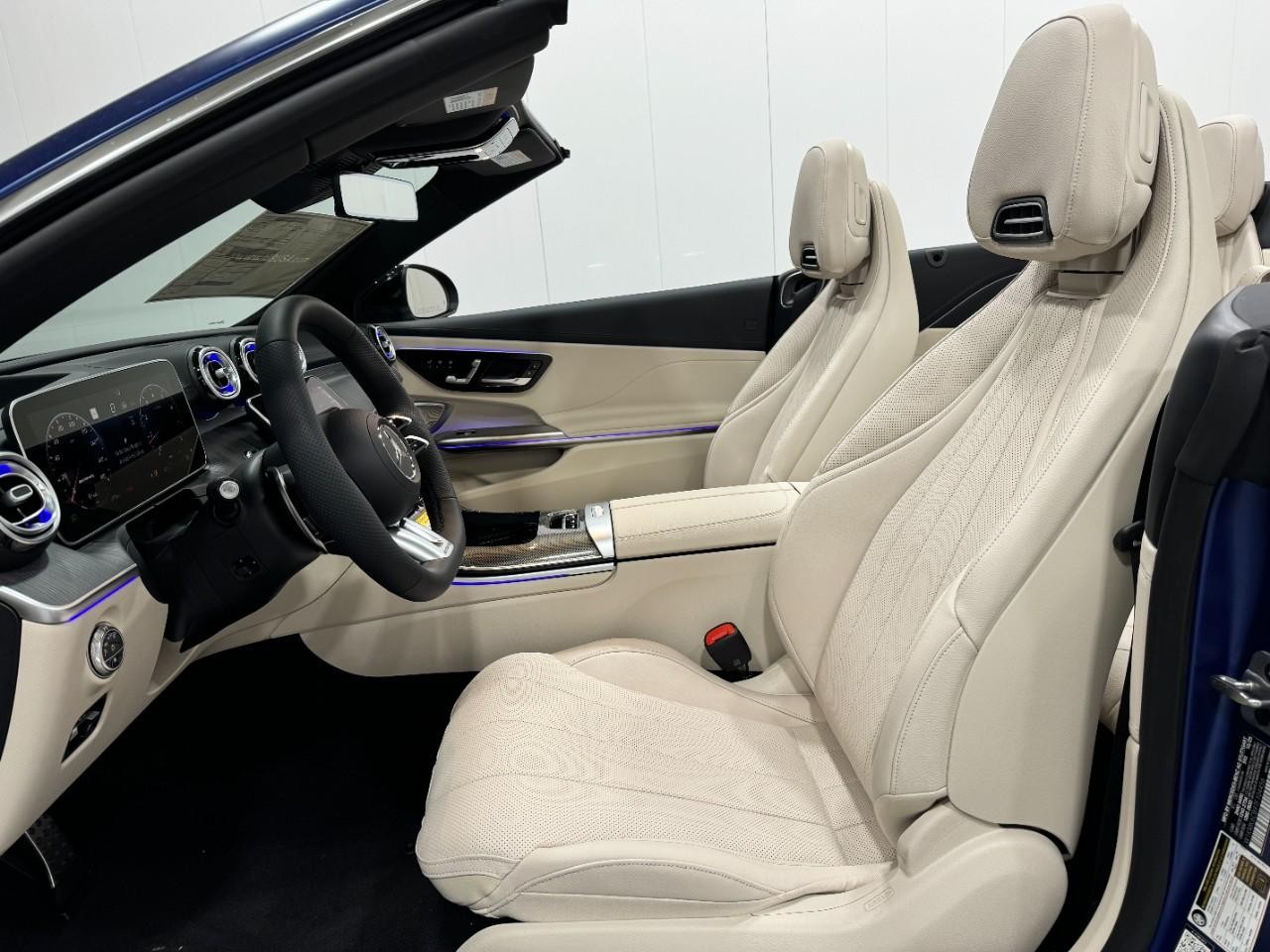 Mercedes-Benz CLE Vehicle Full-screen Gallery Image 26