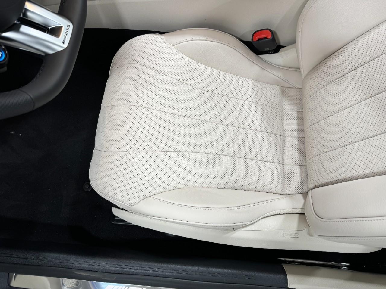 Mercedes-Benz CLE Vehicle Full-screen Gallery Image 27