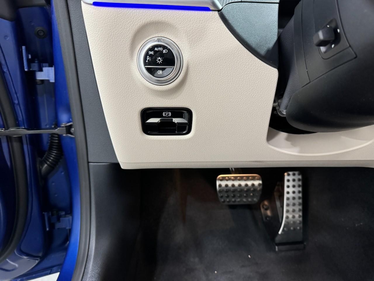 Mercedes-Benz CLE Vehicle Full-screen Gallery Image 29