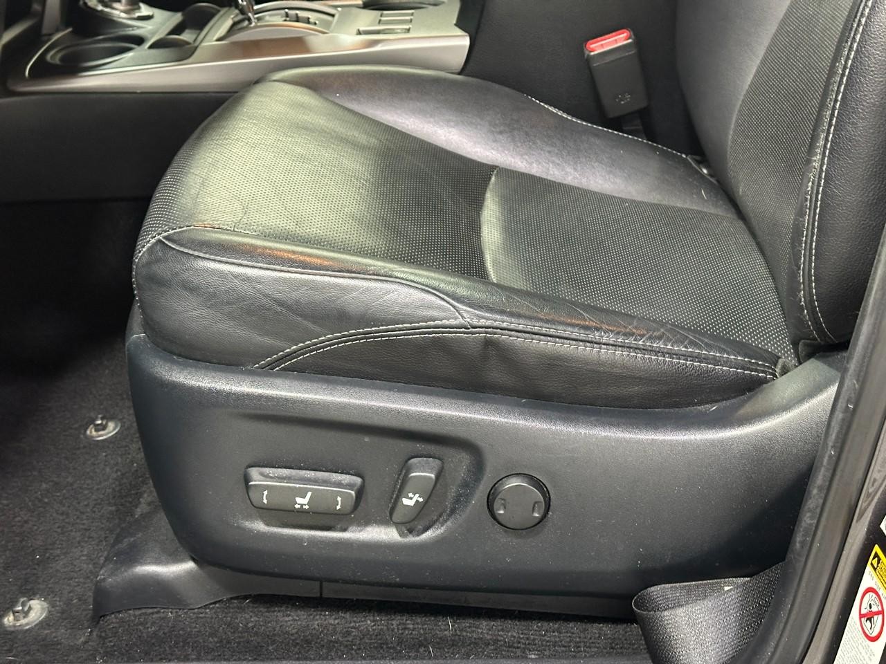 Toyota 4Runner Vehicle Full-screen Gallery Image 24