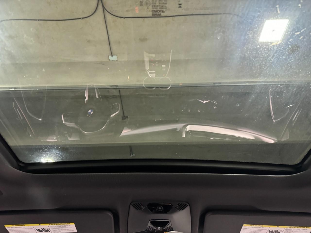 BMW X1 Vehicle Full-screen Gallery Image 11