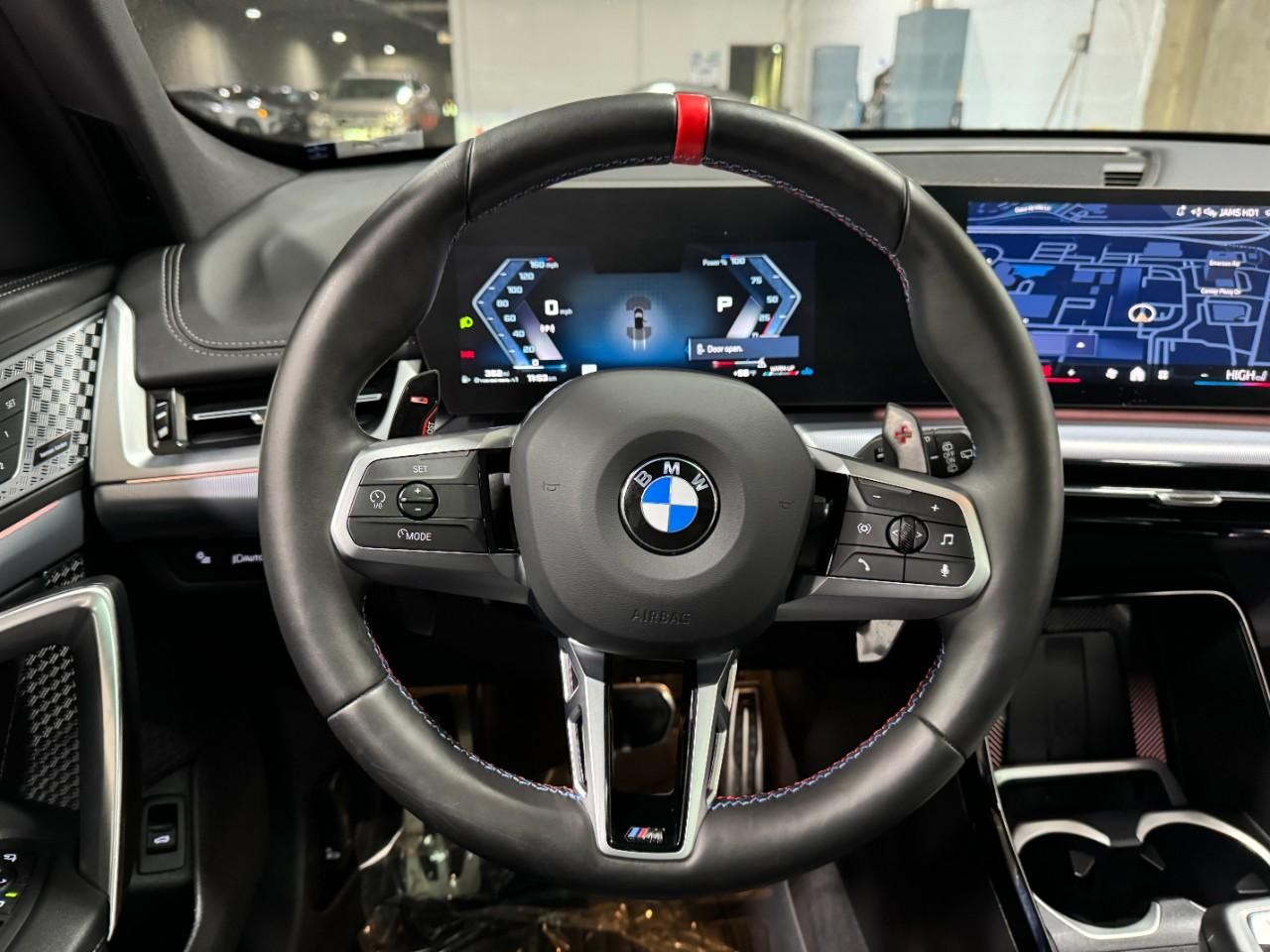 BMW X1 Vehicle Full-screen Gallery Image 13