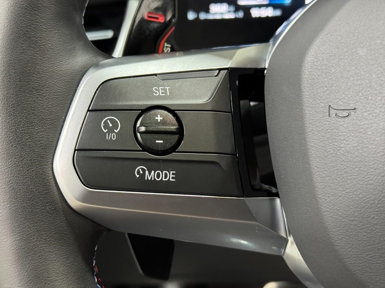 BMW X1 Vehicle Full-screen Gallery Image 29