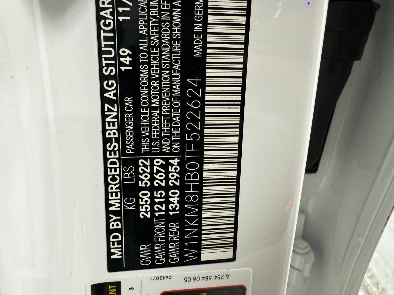 Mercedes-Benz GLC Vehicle Full-screen Gallery Image 36