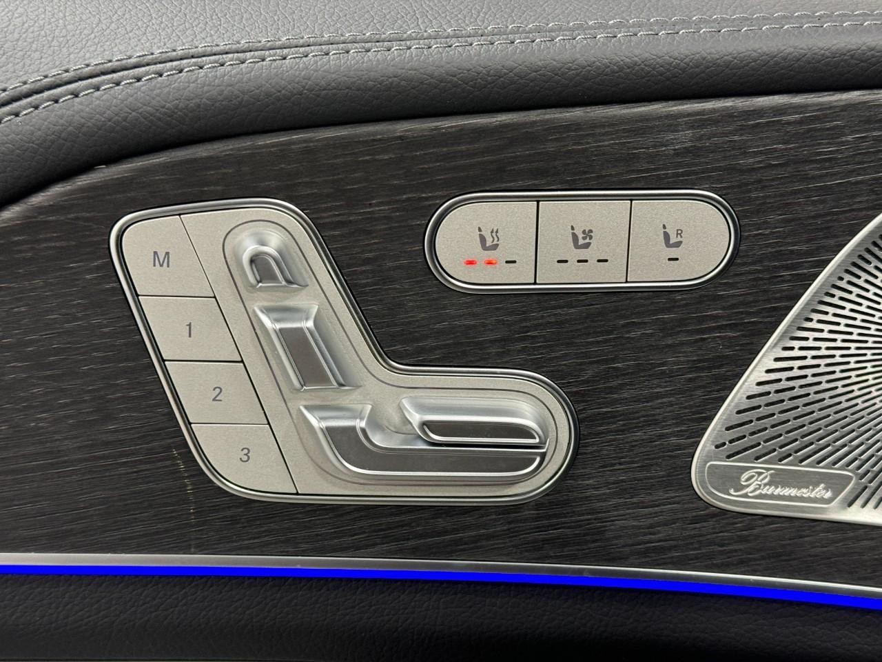 Mercedes-Benz GLE Vehicle Full-screen Gallery Image 24