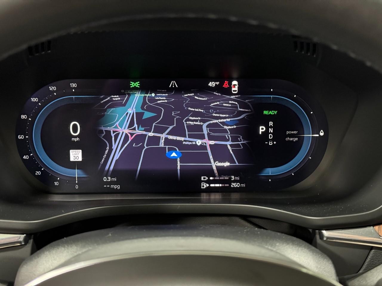 Volvo XC60 Recharge Plug-In Hybrid Vehicle Full-screen Gallery Image 32