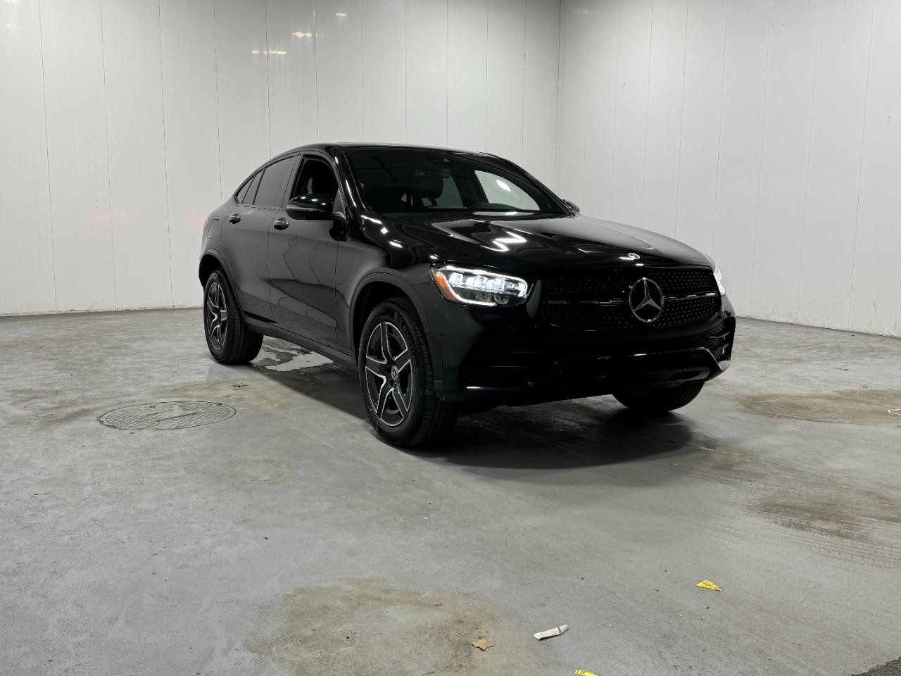 Mercedes-Benz GLC Vehicle Full-screen Gallery Image 6