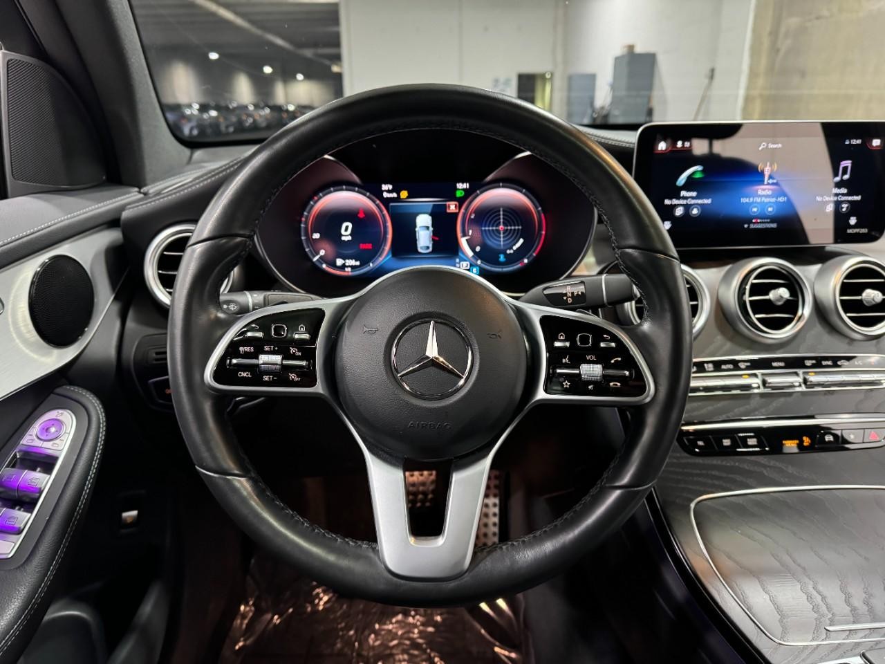 Mercedes-Benz GLC Vehicle Full-screen Gallery Image 13