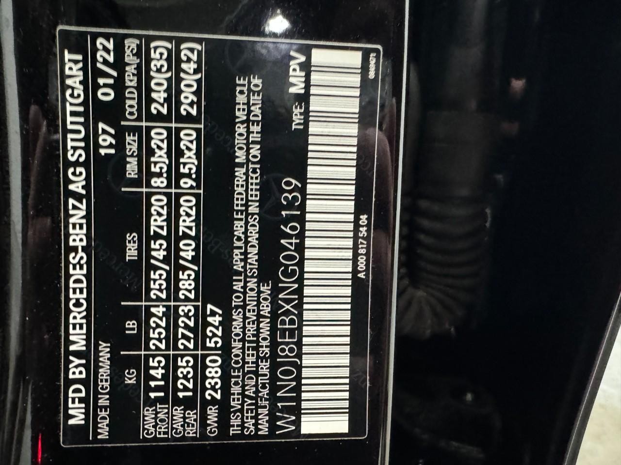 Mercedes-Benz GLC Vehicle Full-screen Gallery Image 36