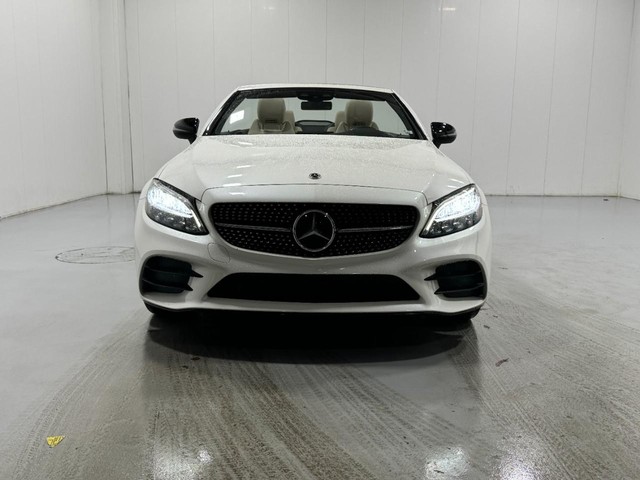 Mercedes-Benz C-Class Vehicle Full-screen Gallery Image 07