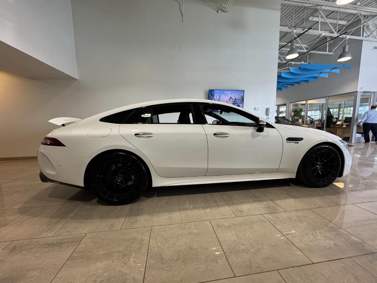 Mercedes-Benz AMG GT Vehicle Full-screen Gallery Image 2