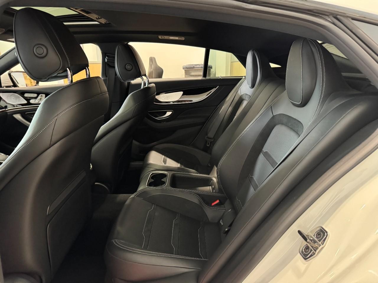 Mercedes-Benz AMG GT Vehicle Full-screen Gallery Image 8