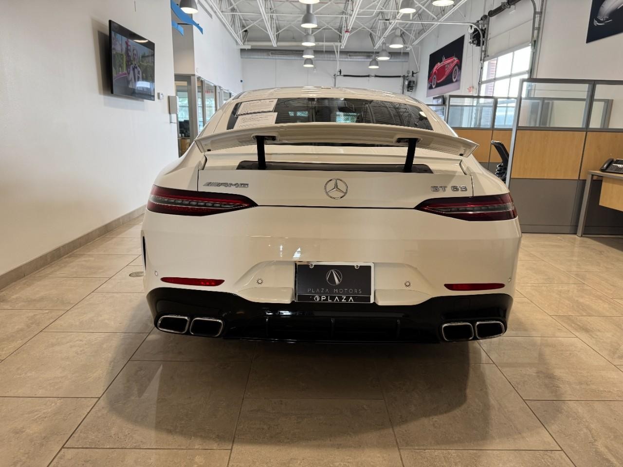 Mercedes-Benz AMG GT Vehicle Full-screen Gallery Image 9