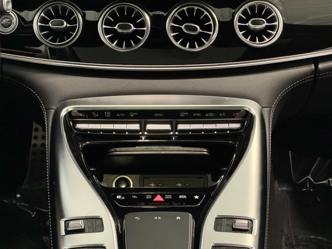 Mercedes-Benz AMG GT Vehicle Full-screen Gallery Image 15