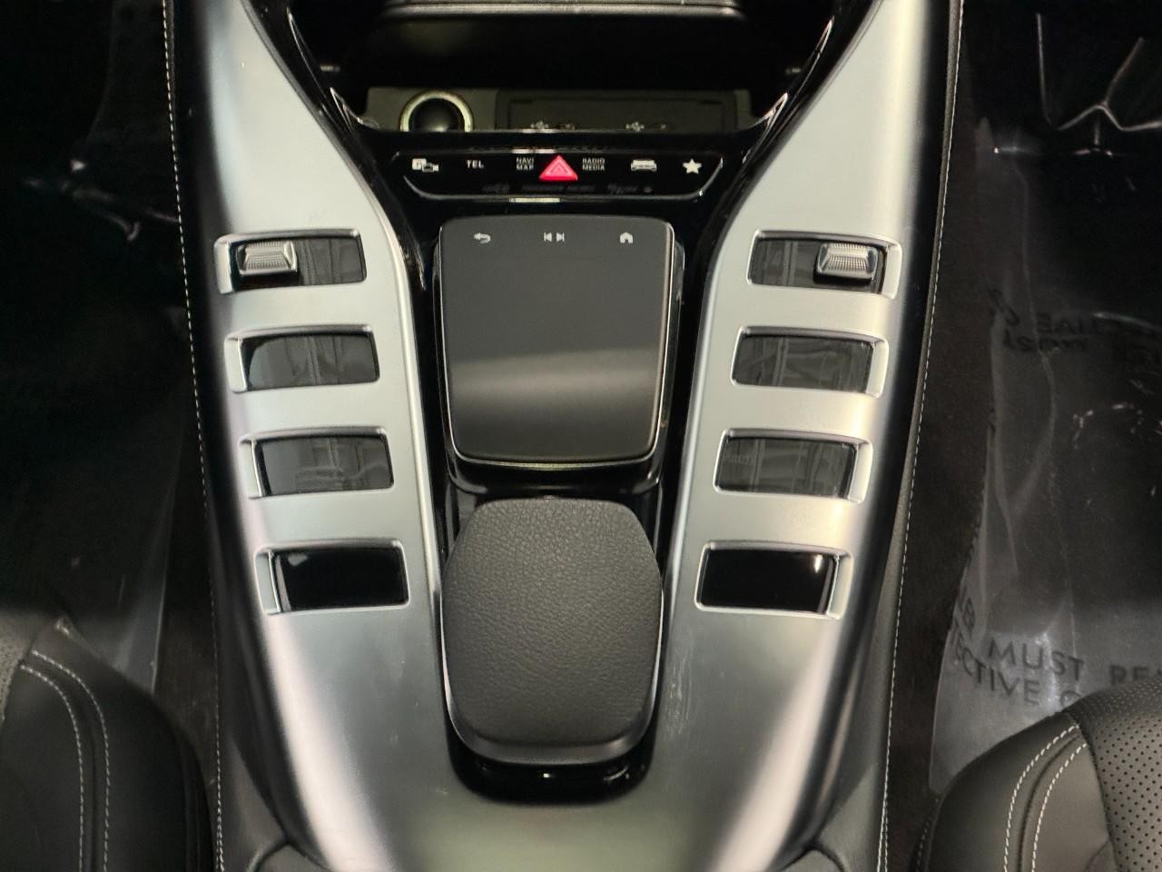 Mercedes-Benz AMG GT Vehicle Full-screen Gallery Image 16