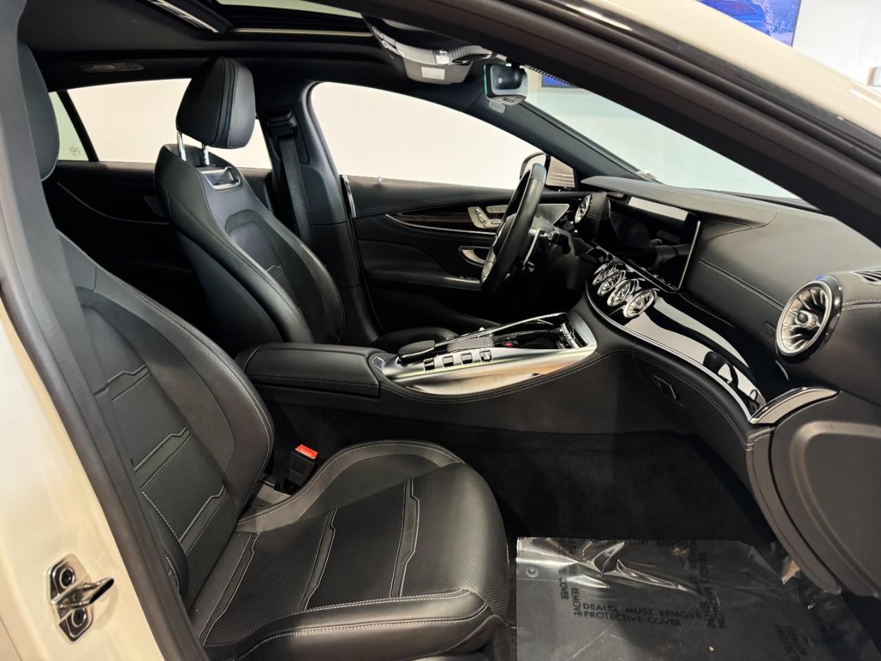 Mercedes-Benz AMG GT Vehicle Full-screen Gallery Image 18