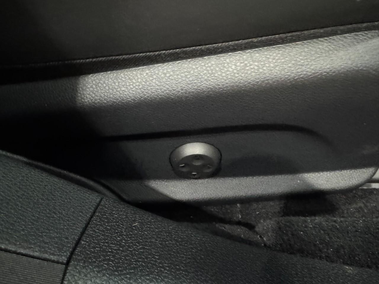 Mercedes-Benz AMG GT Vehicle Full-screen Gallery Image 20