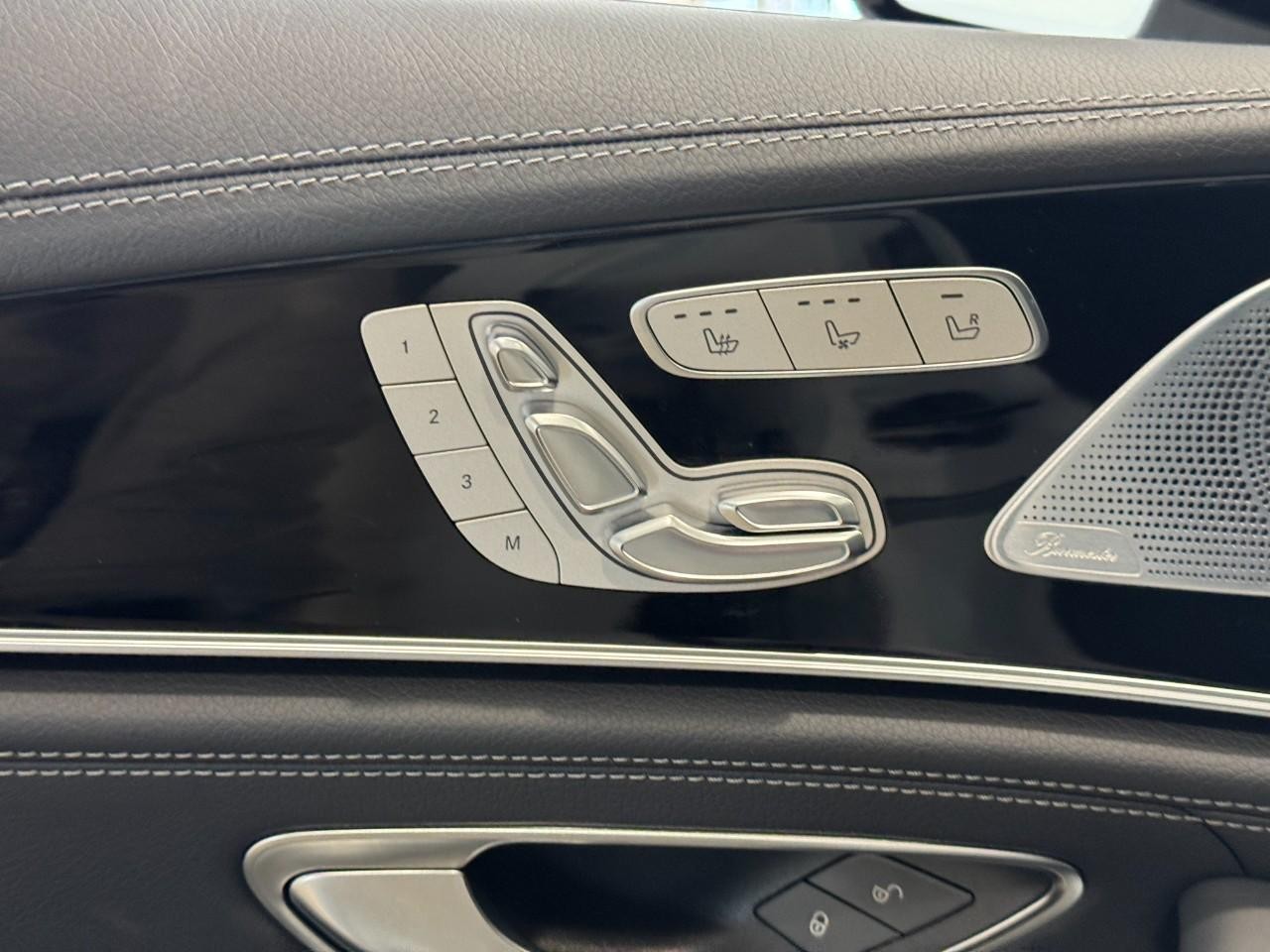 Mercedes-Benz AMG GT Vehicle Full-screen Gallery Image 24