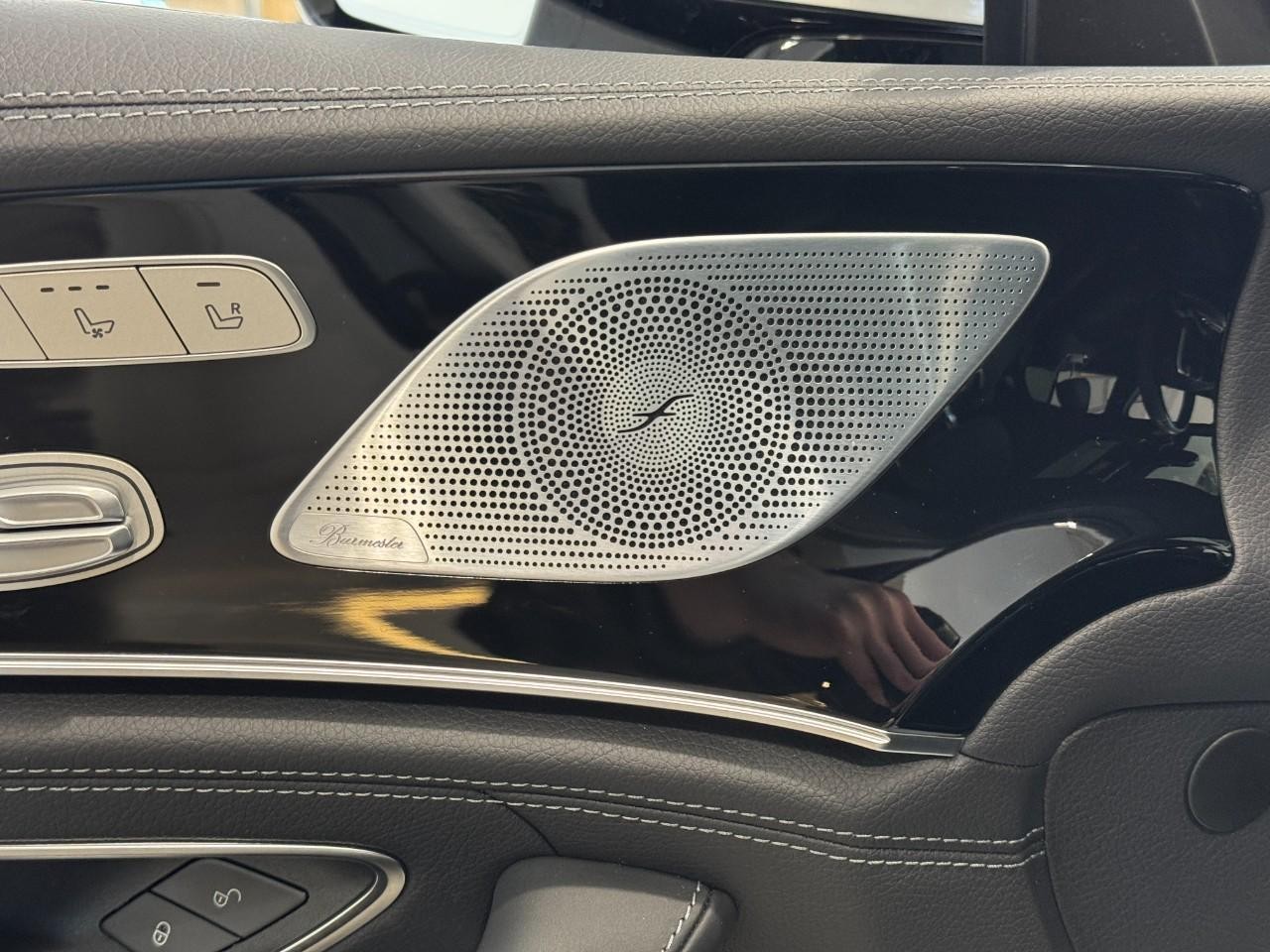 Mercedes-Benz AMG GT Vehicle Full-screen Gallery Image 25