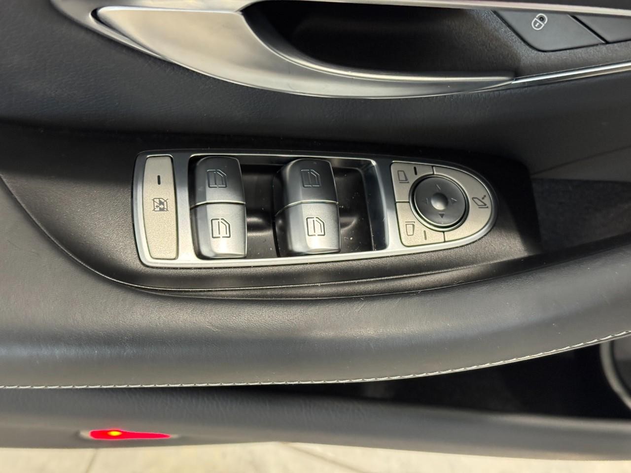 Mercedes-Benz AMG GT Vehicle Full-screen Gallery Image 27