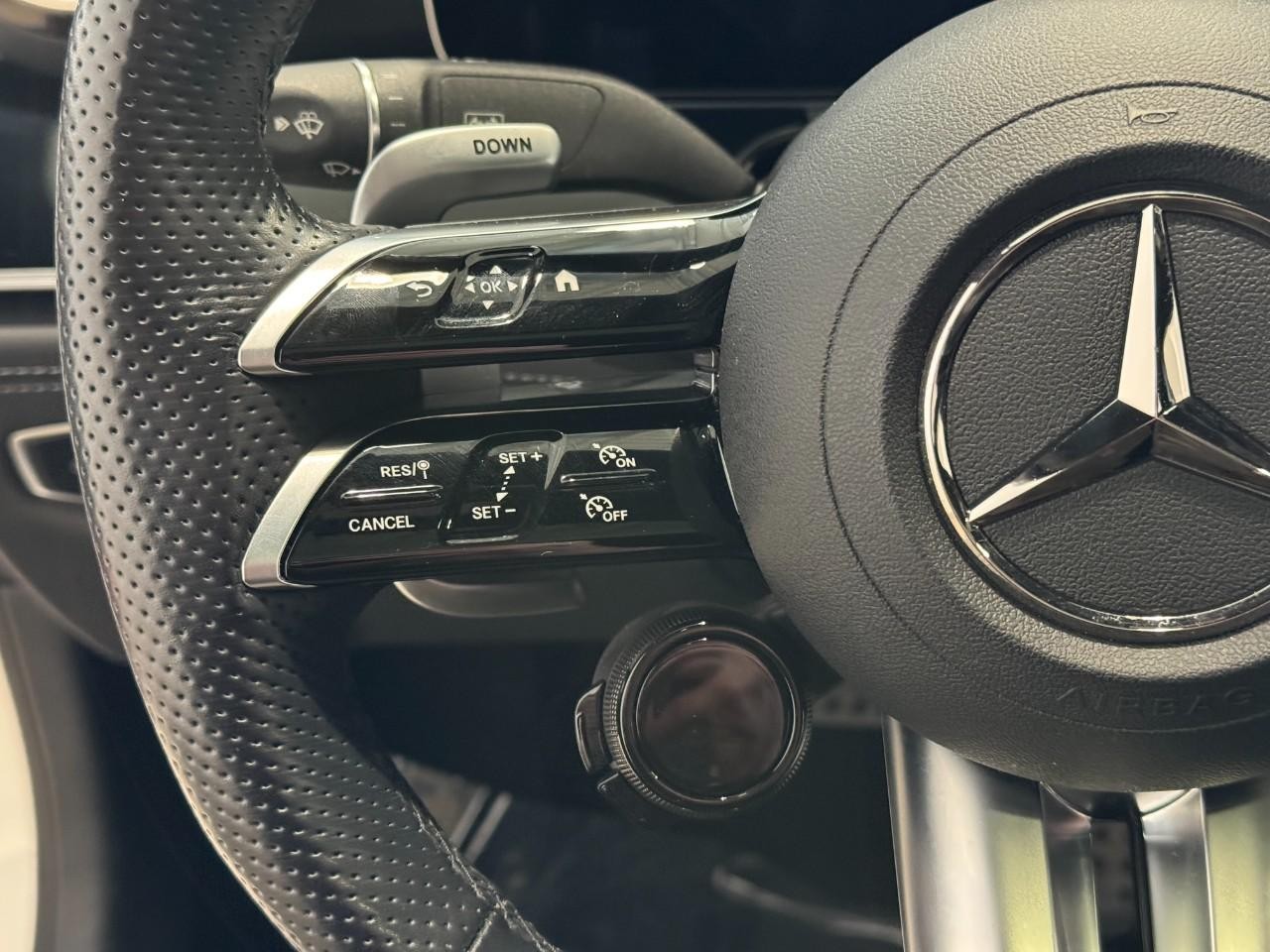 Mercedes-Benz AMG GT Vehicle Full-screen Gallery Image 33