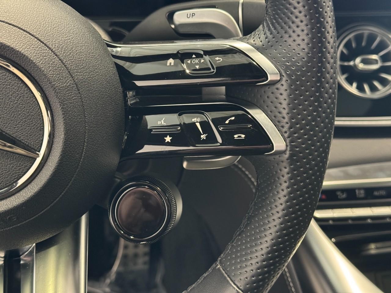 Mercedes-Benz AMG GT Vehicle Full-screen Gallery Image 34