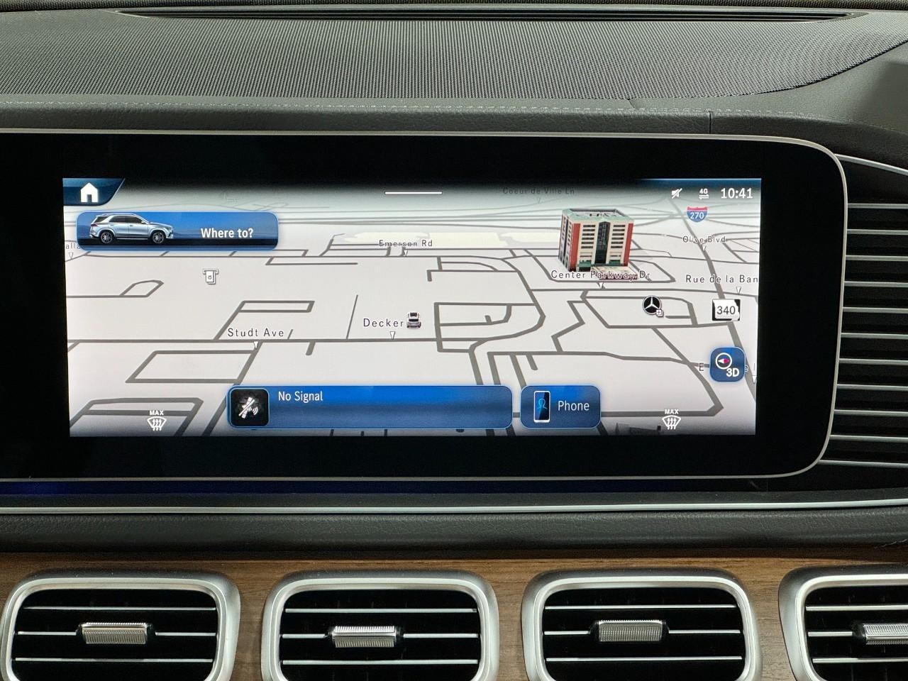 Mercedes-Benz GLE Vehicle Full-screen Gallery Image 15