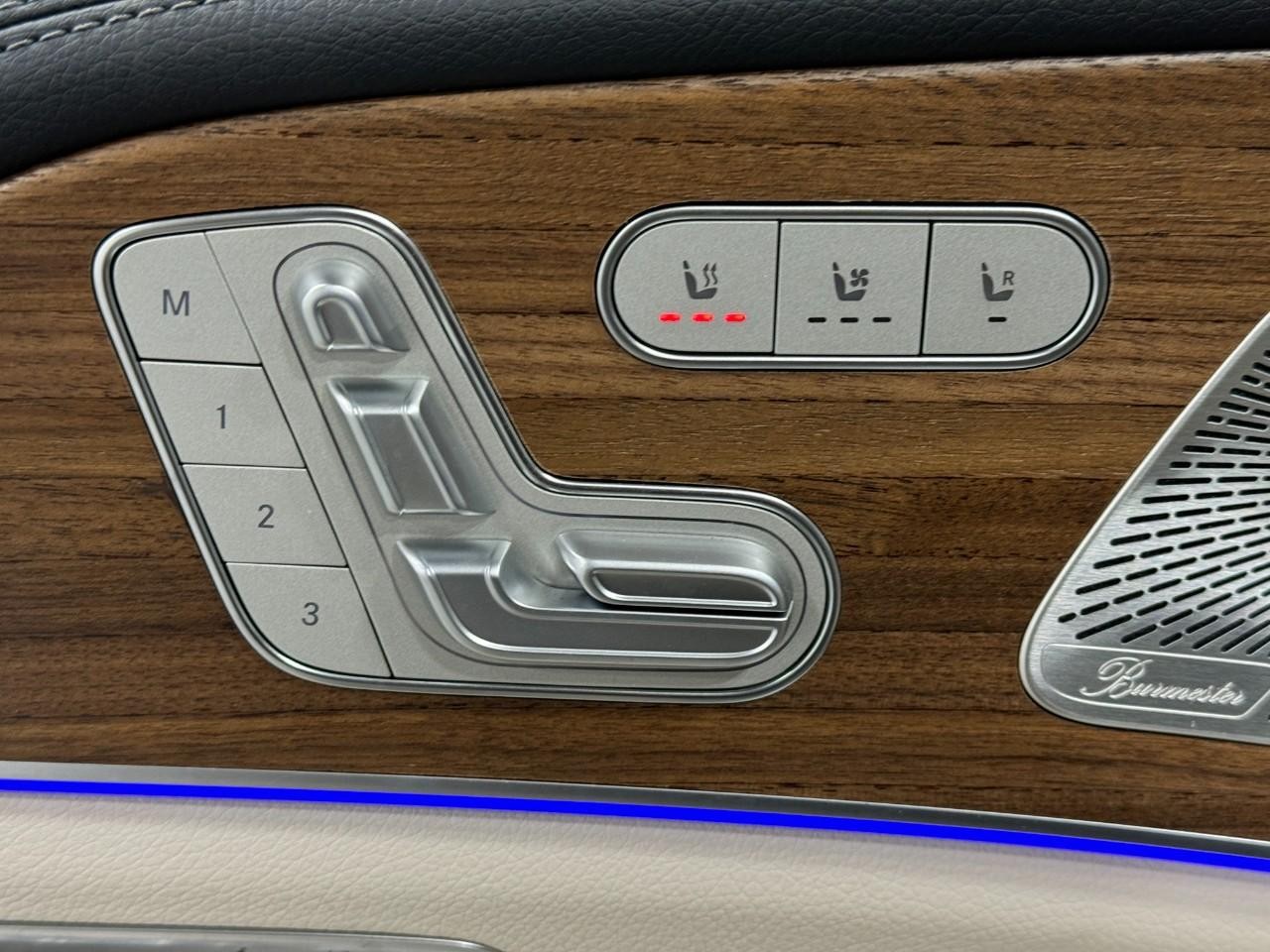 Mercedes-Benz GLE Vehicle Full-screen Gallery Image 26