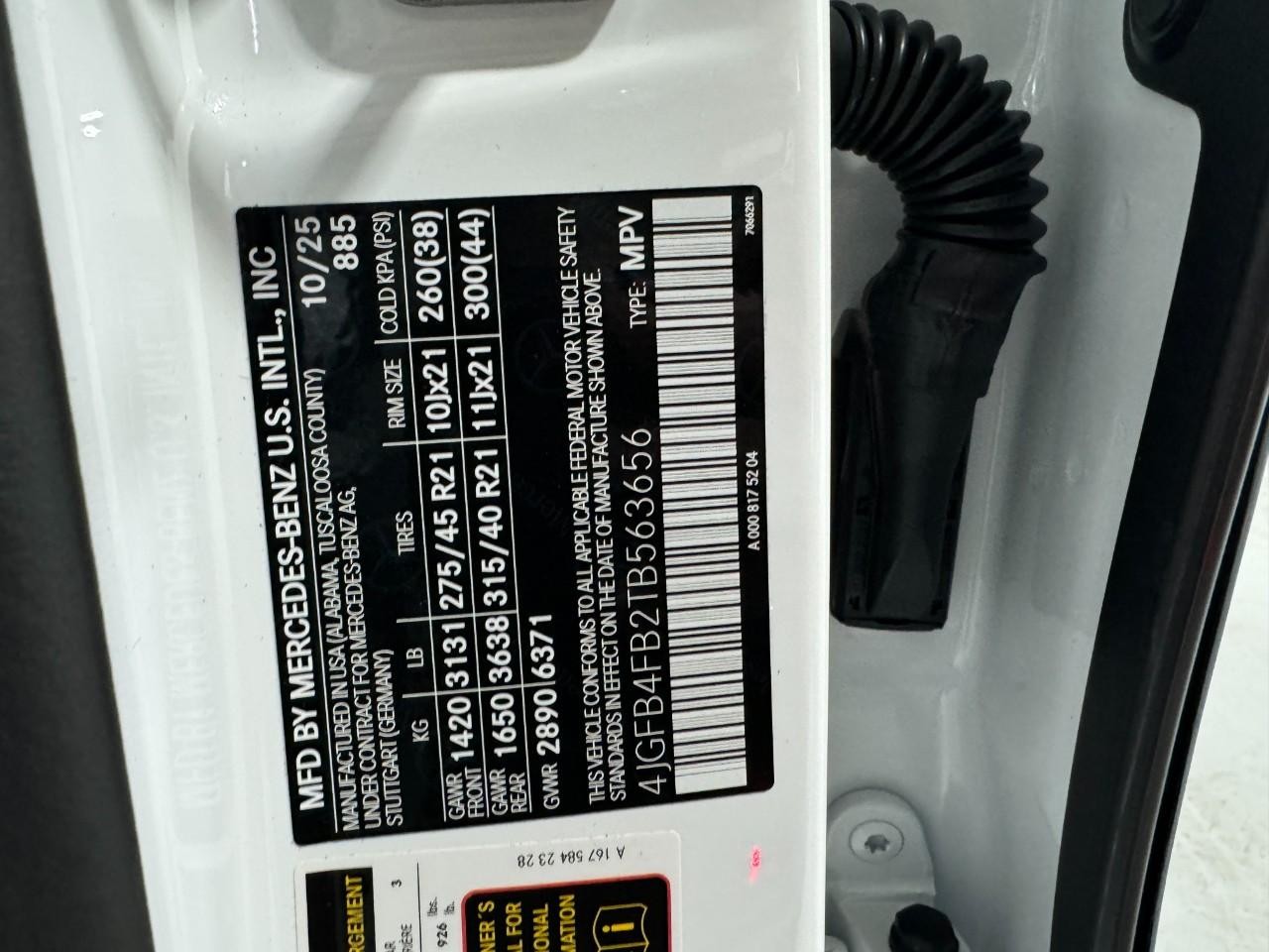 Mercedes-Benz GLE Vehicle Full-screen Gallery Image 39