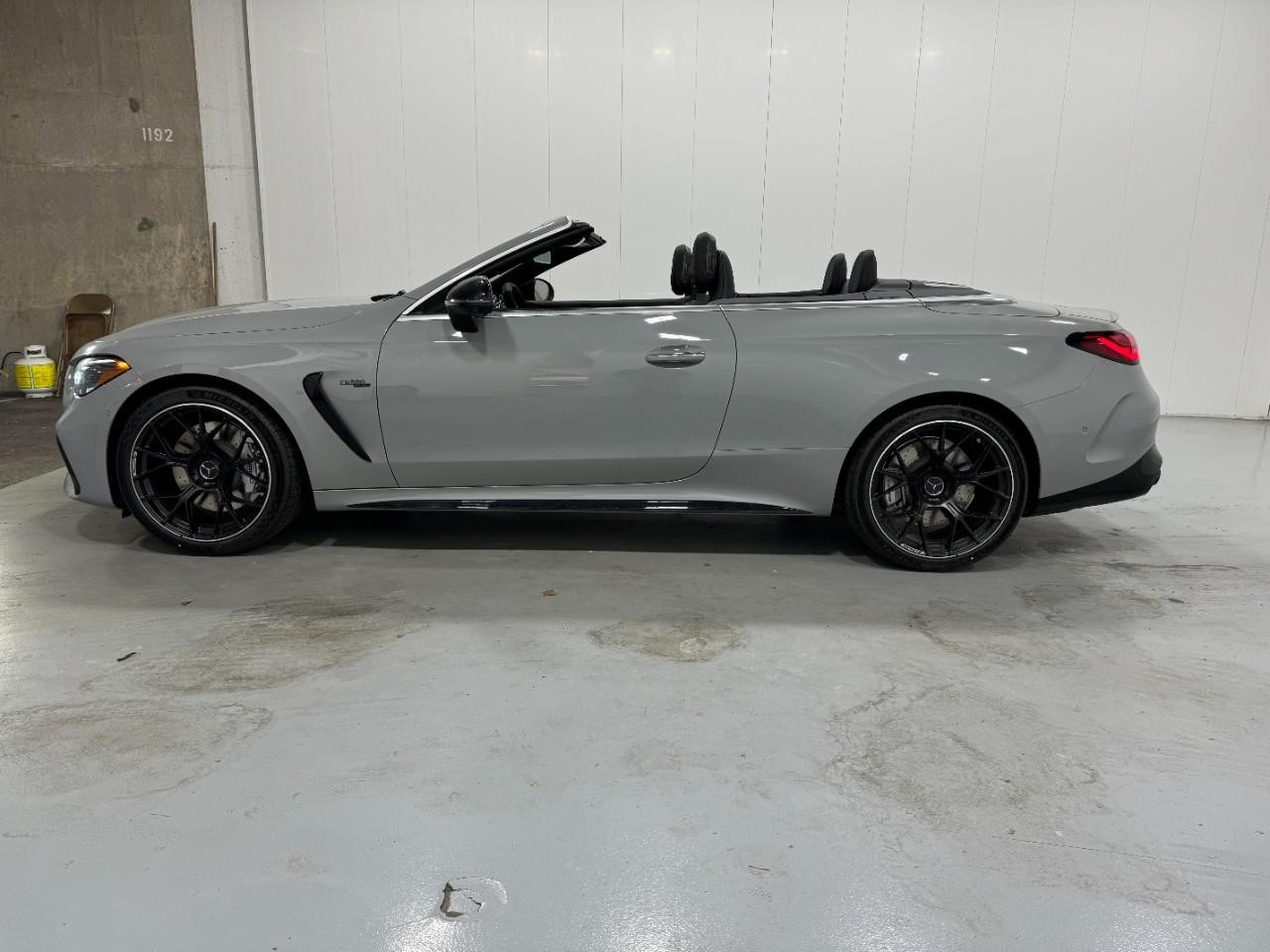 Mercedes-Benz CLE Vehicle Full-screen Gallery Image 2