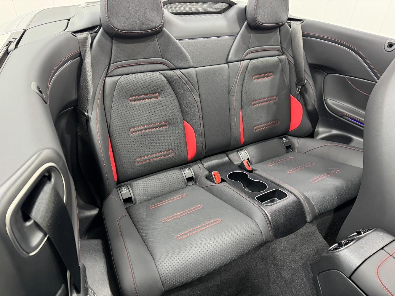 Mercedes-Benz CLE Vehicle Full-screen Gallery Image 10