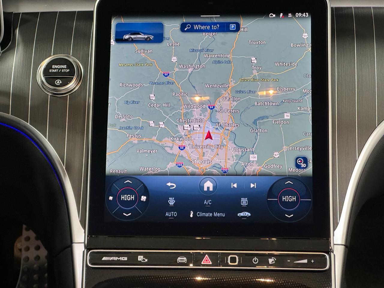 Mercedes-Benz CLE Vehicle Full-screen Gallery Image 13