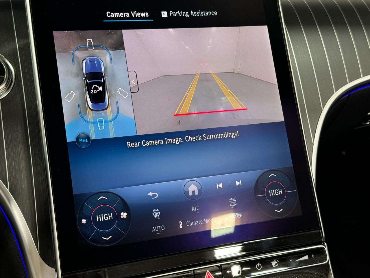 Mercedes-Benz CLE Vehicle Full-screen Gallery Image 32