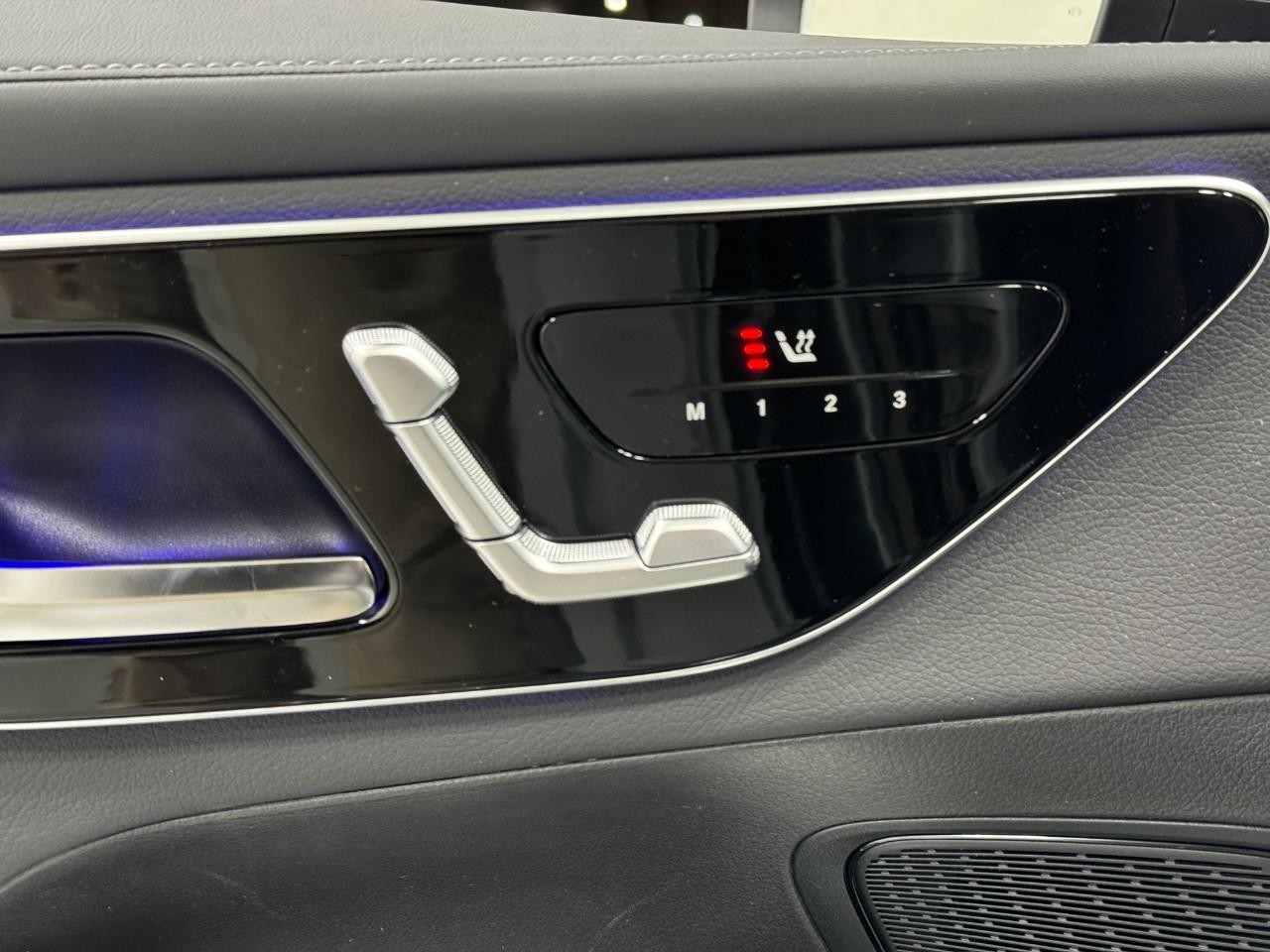 Mercedes-Benz GLC Vehicle Full-screen Gallery Image 22