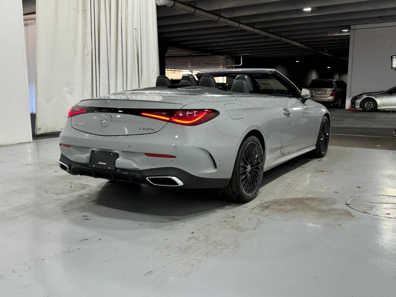 Mercedes-Benz CLE Vehicle Full-screen Gallery Image 4