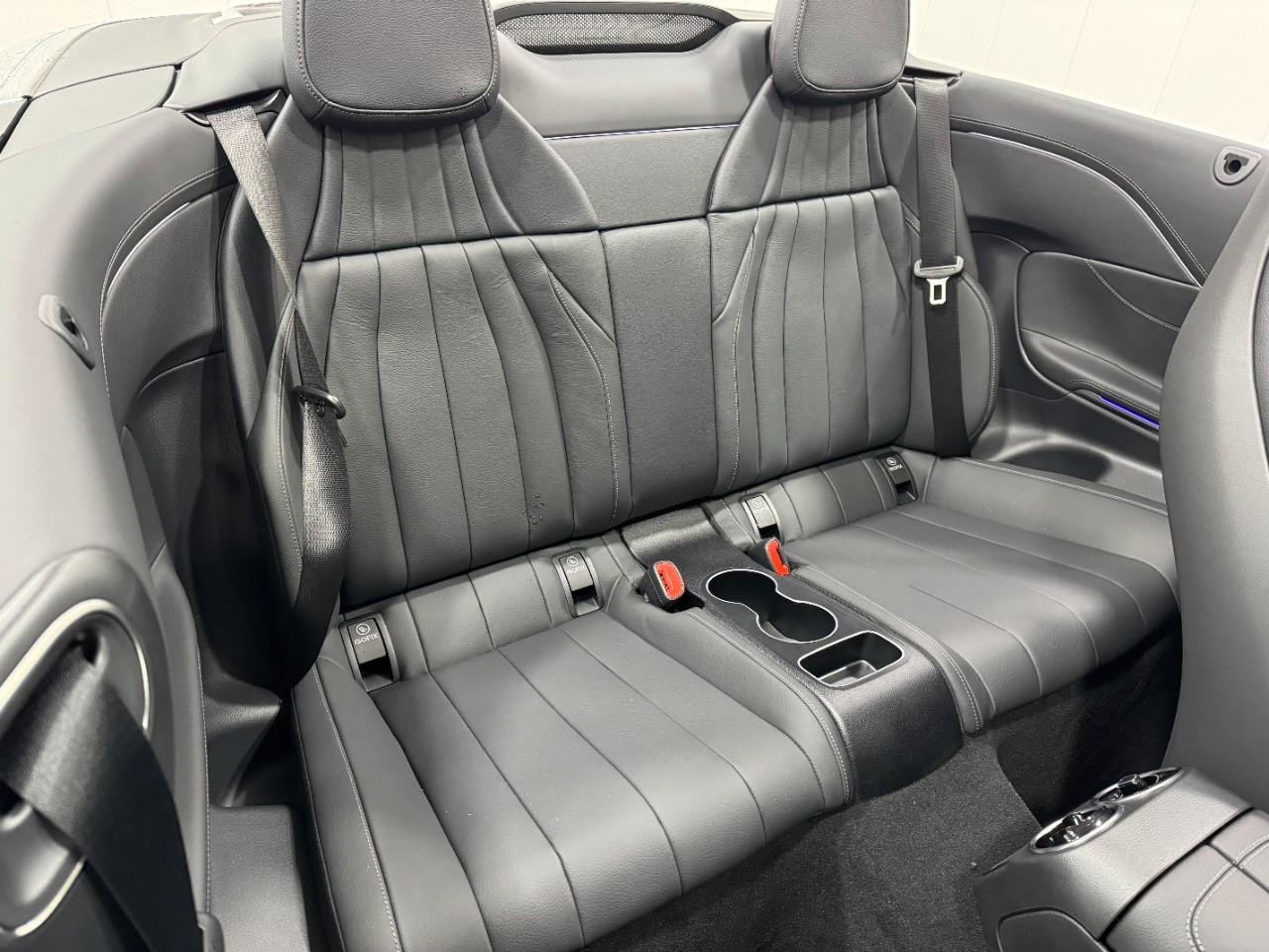 Mercedes-Benz CLE Vehicle Full-screen Gallery Image 10